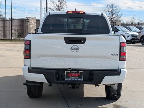 New 2025 Nissan Frontier SV image 5