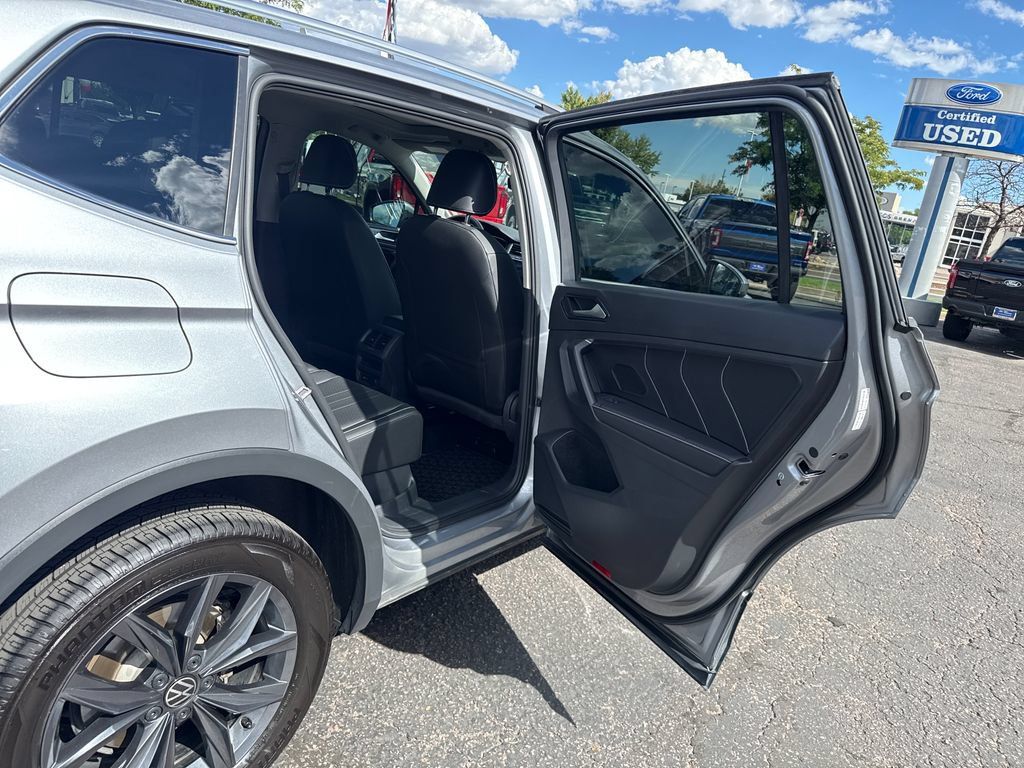 Used 2023 Volkswagen Tiguan SE AWD/4WD image 23