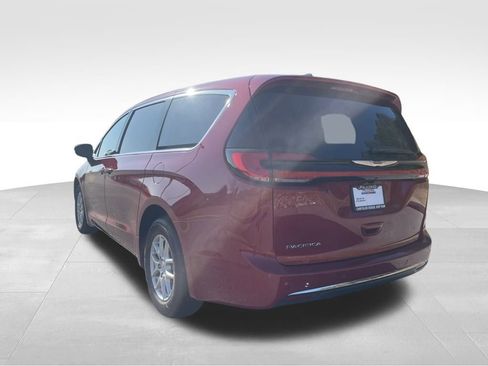 New 2026 Chrysler Pacifica Select image 7