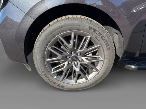 New 2026 Ford Expedition Max Platinum image 9