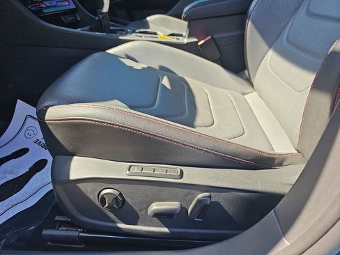 Used 2025 Volkswagen Jetta GLI Autobahn FWD image 33