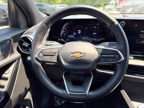 Used 2025 Chevrolet Equinox LT w/ Convenience Package II AWD/4WD image 23