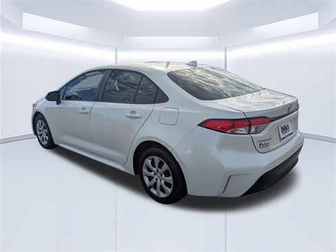 Used 2023 Toyota Corolla LE image 7