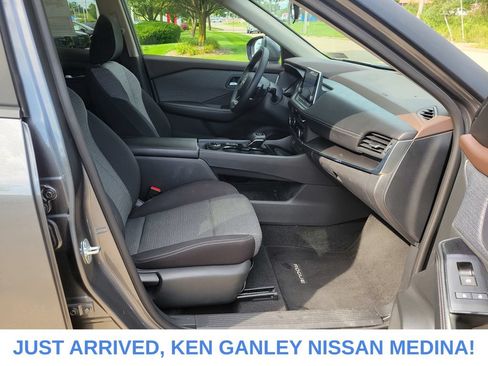Certified 2023 Nissan Rogue SV AWD/4WD image 20
