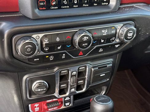 Used 2023 Jeep Gladiator Rubicon w/ LED Lighting Group image 21