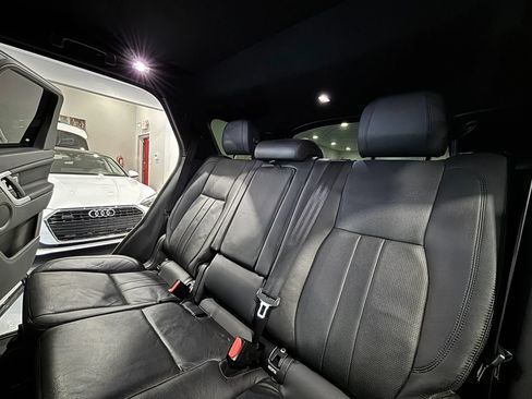 Used 2019 Land Rover Discovery Sport HSE AWD/4WD image 15
