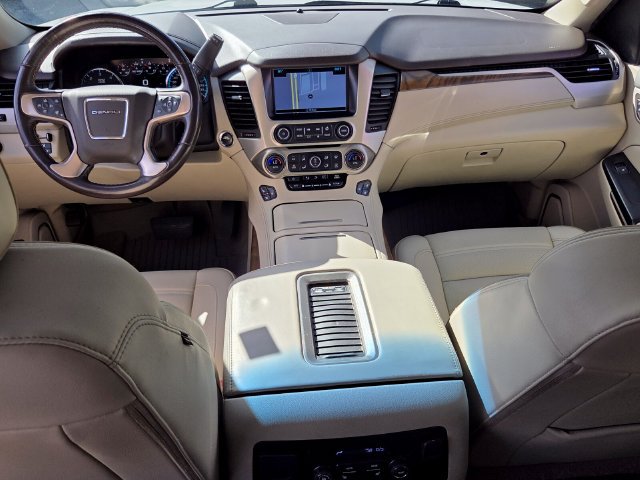 Used 2020 GMC Yukon XL Denali w/ Denali Premium Package RWD image 16