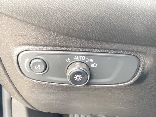 Used 2024 Chevrolet Equinox LS FWD image 17