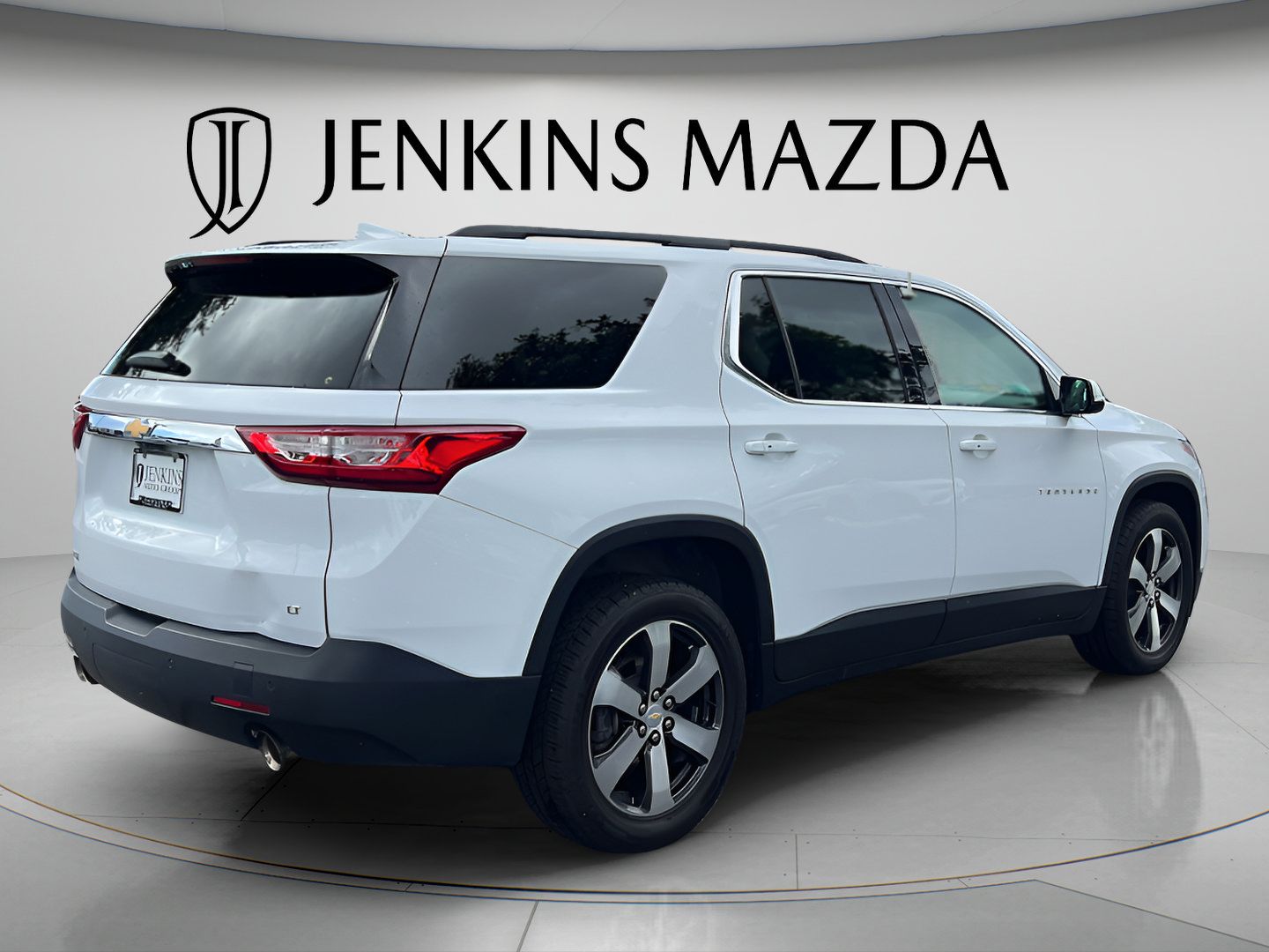 Used 2020 Chevrolet Traverse LT w/ LT Premium Package FWD image 6