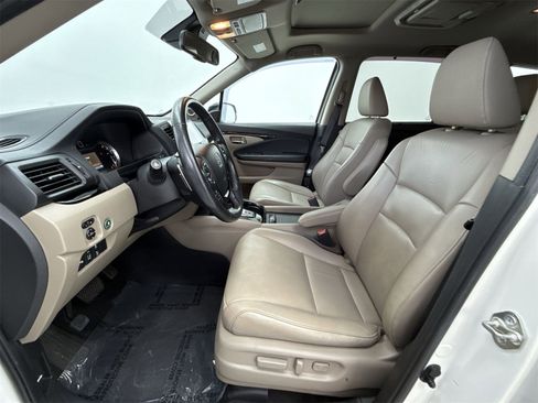Used 2016 Honda Pilot Touring image 11