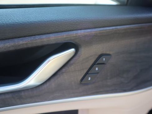 New 2025 Jeep Grand Cherokee Limited image 10