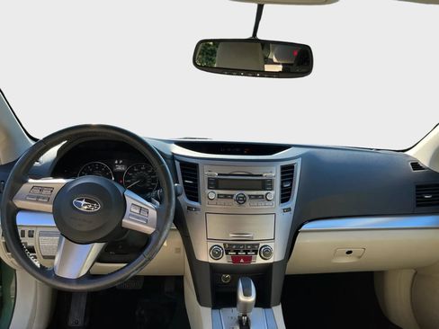 Used 2011 Subaru Outback 2.5i Premium w/ All-Weather Pkg AWD/4WD image 8