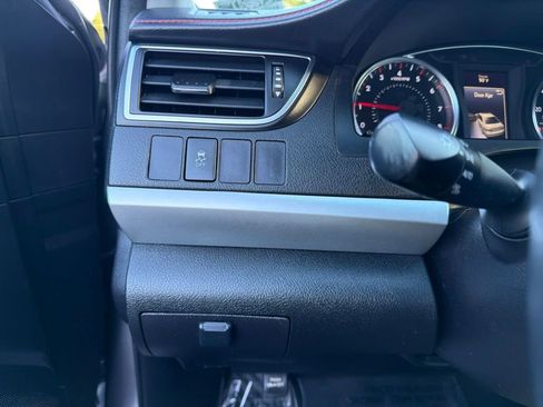 Used 2015 Toyota Camry SE FWD image 19