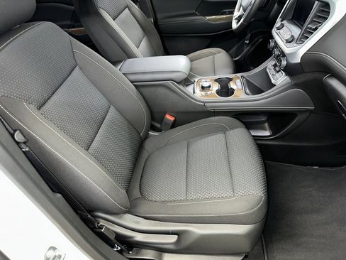 Certified 2023 GMC Acadia SLE w/ Driver Convenience Package image 33