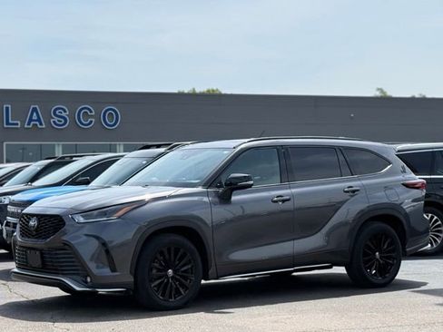 Used 2025 Toyota Highlander XSE AWD/4WD image 35