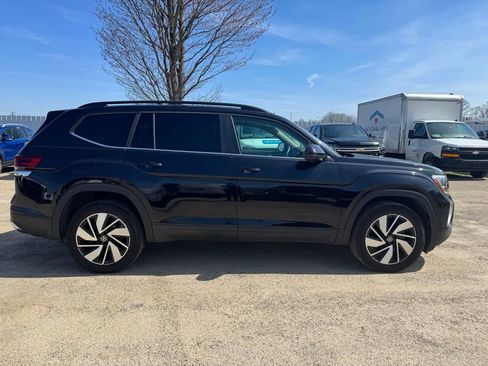 Used 2025 Volkswagen Atlas SE image 6
