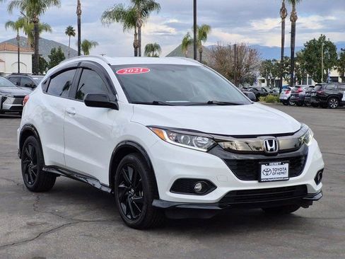 Used 2021 Honda HR-V Sport image 3