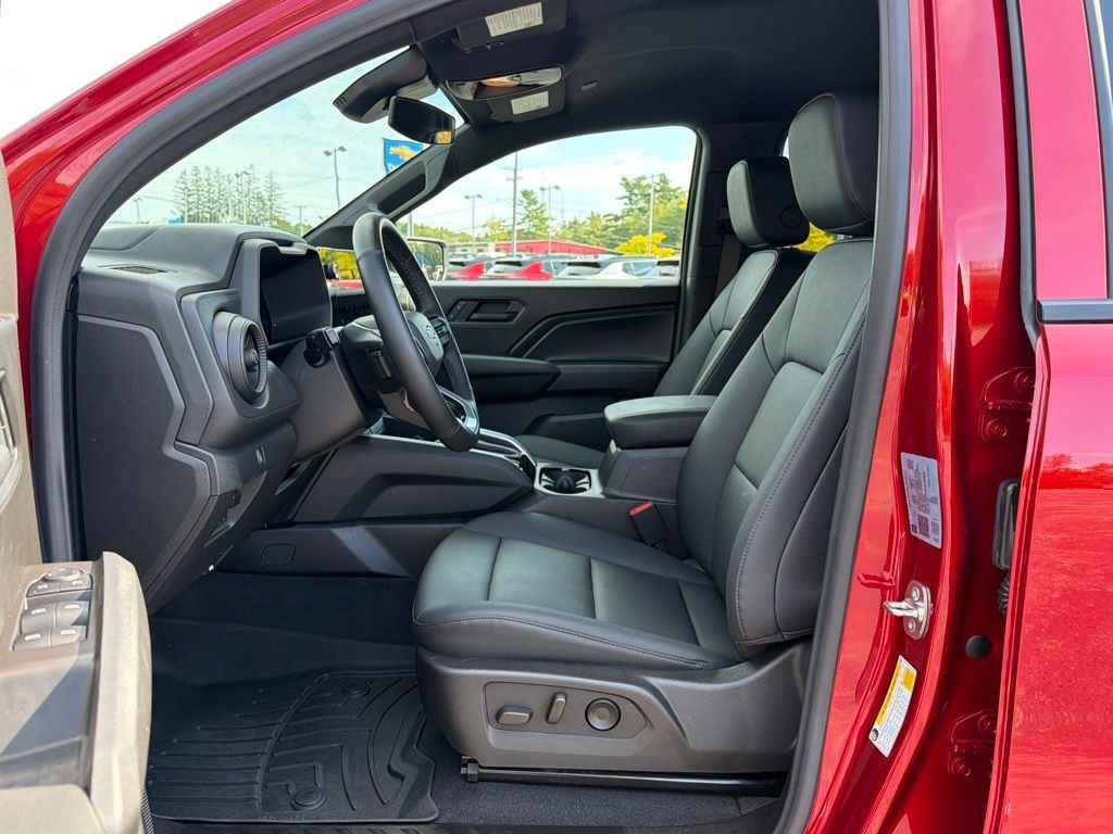 Certified 2025 Chevrolet Colorado Trail Boss AWD/4WD image 28