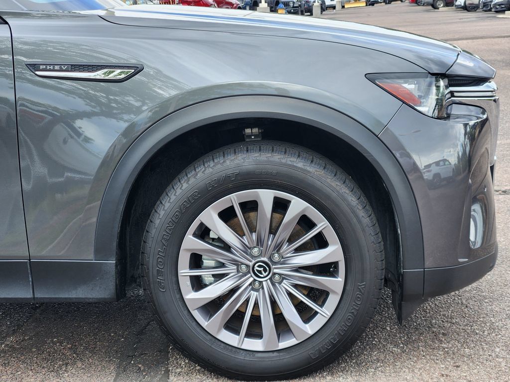 Used 2025 MAZDA CX-90 Plug-In Hybrid w/ Preferred AWD/4WD image 30