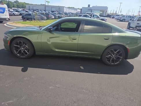 Used 2021 Dodge Charger SXT w/ Blacktop Package RWD image 7