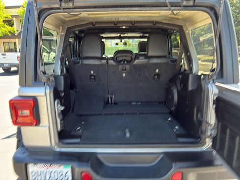 Used 2019 Jeep Wrangler Unlimited Rubicon AWD/4WD image 49