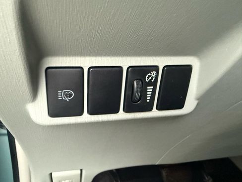 Used 2014 Toyota Prius V Five image 32