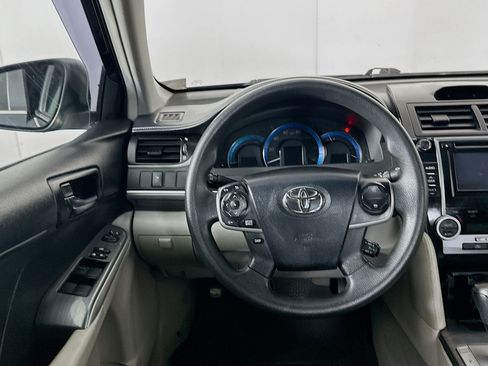 Used 2013 Toyota Camry LE image 17