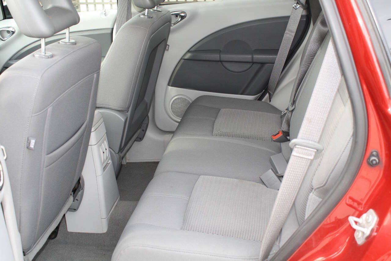 Used 2010 Chrysler PT Cruiser w/ Convenience Group FWD image 6