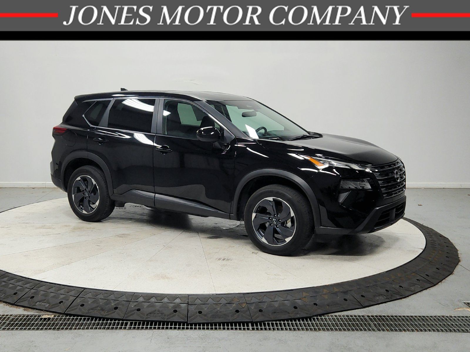 Used 2025 Nissan Rogue SV FWD image 1