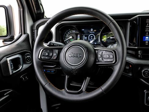 Used 2024 Jeep Wrangler Sport S image 19