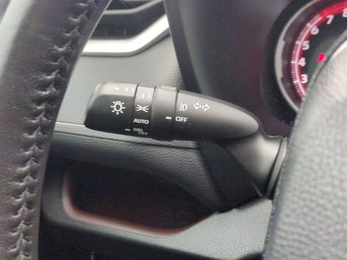 Used 2021 Toyota RAV4 Limited image 16