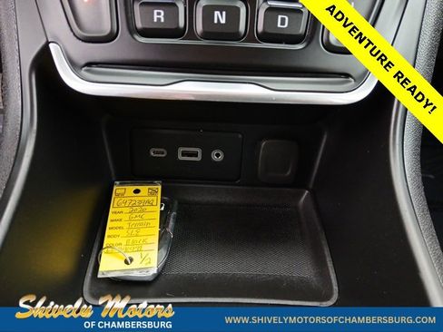 Used 2020 GMC Terrain SLE w/ Driver Convenience Package image 23