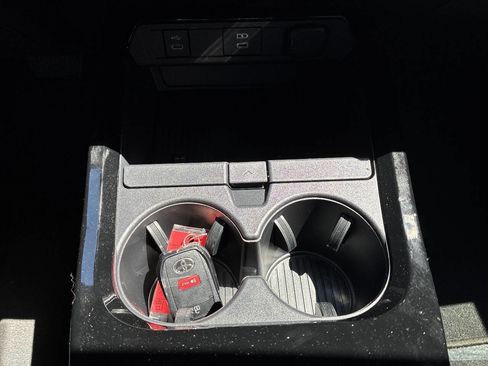 Used 2023 Toyota Prius Prime image 18