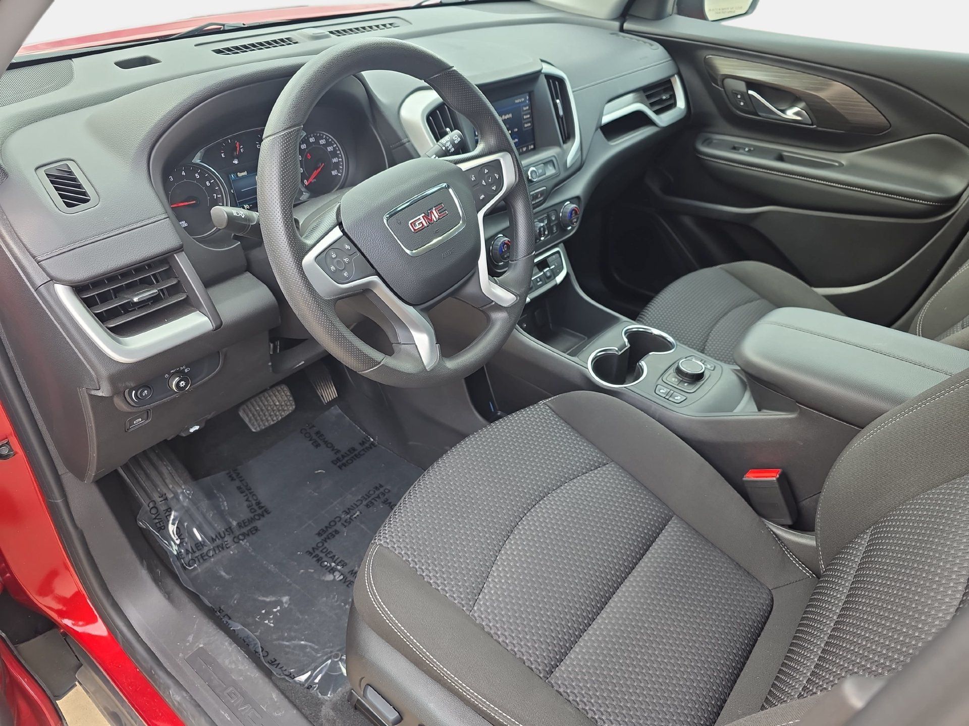 Used 2024 GMC Terrain SLE w/ Driver Convenience Package FWD image 15