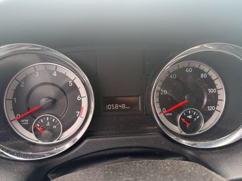 Used 2019 Dodge Grand Caravan SXT FWD image 5