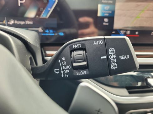 New 2026 BMW X5 xDrive50e w/ Executive Package image 30