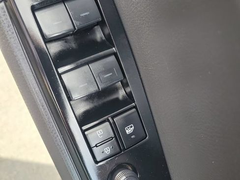 Used 2025 Toyota Camry SE FWD image 23