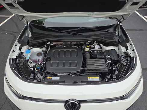 New 2025 Volkswagen Tiguan SE R-Line image 9