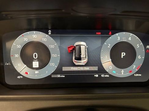 Certified 2025 Land Rover Range Rover Velar Dynamic SE image 18