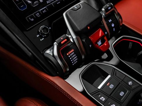 Used 2022 Lamborghini Urus image 66