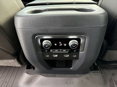 Used 2021 GMC Yukon XL Denali image 22