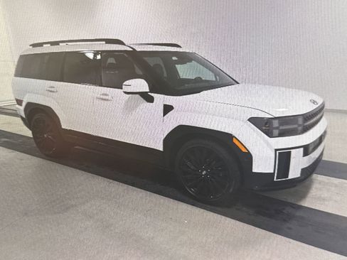 Used 2025 Hyundai Santa Fe Calligraphy image 4