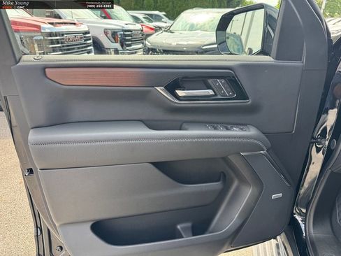New 2026 GMC Yukon XL Denali w/ Sun & Power Step Package AWD/4WD image 22