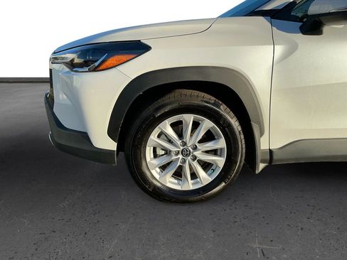 Used 2024 Toyota Corolla Cross LE w/ Moonroof Package image 13