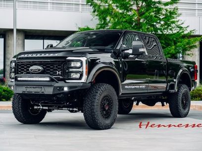New 2026 Ford F250 Lariat w/ Black Appearance Package