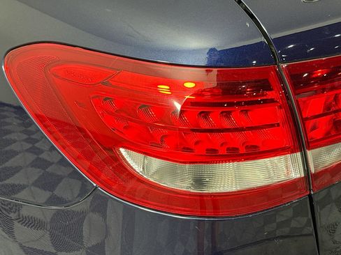 Used 2018 Mercedes-Benz GLC 300 4MATIC w/ Premium Package image 34