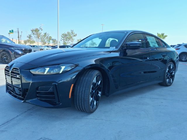 New 2026 BMW M440i w/ Premium Package RWD image 3