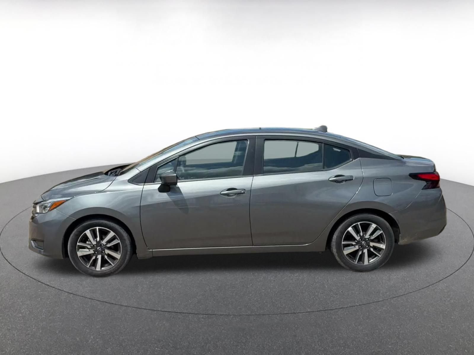Used 2025 Nissan Versa SV FWD image 8