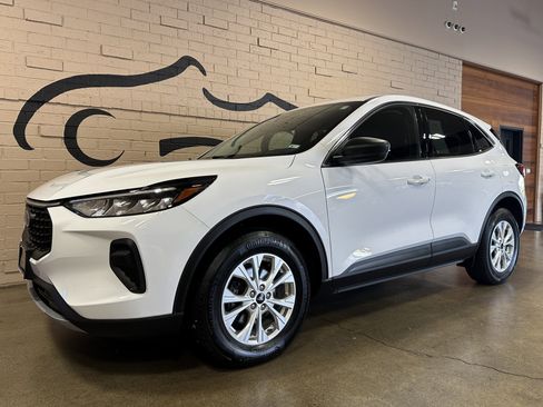 Used 2023 Ford Escape Active w/ Tech Pack #1 image 8