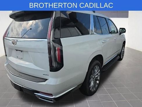 Used 2022 Cadillac Escalade Premium Luxury AWD/4WD image 4